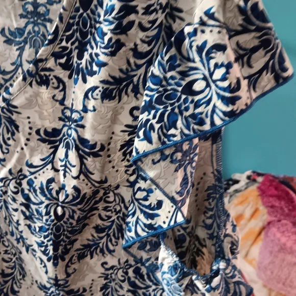 Navy Blue and Cream Patterned Top - Picture 4 of 7